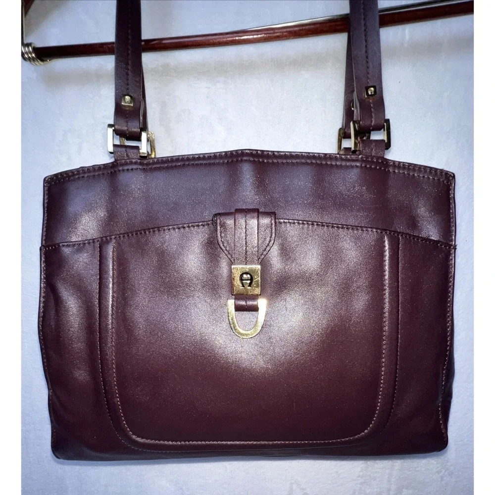 Aigner Shoulder Purse Burgundy Bag Handbag Classic Logo Charm Work‎
